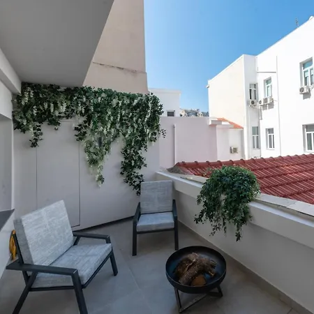 Derouse Eva Jacuzzi & Sauna * Athens